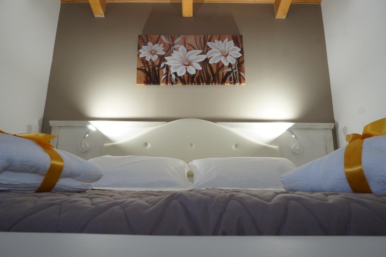 San Pietro Bed & Breakfast Mileto Bagian luar foto