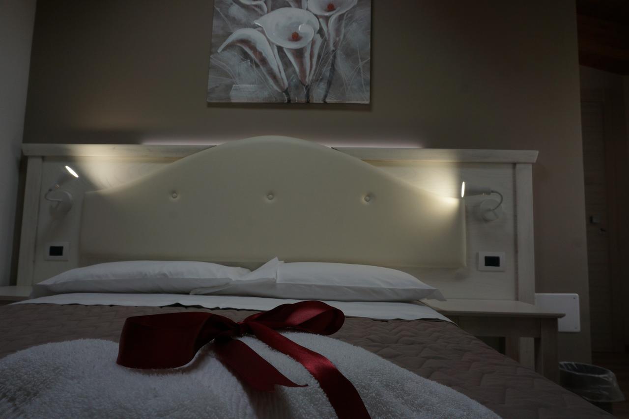 San Pietro Bed & Breakfast Mileto Bagian luar foto